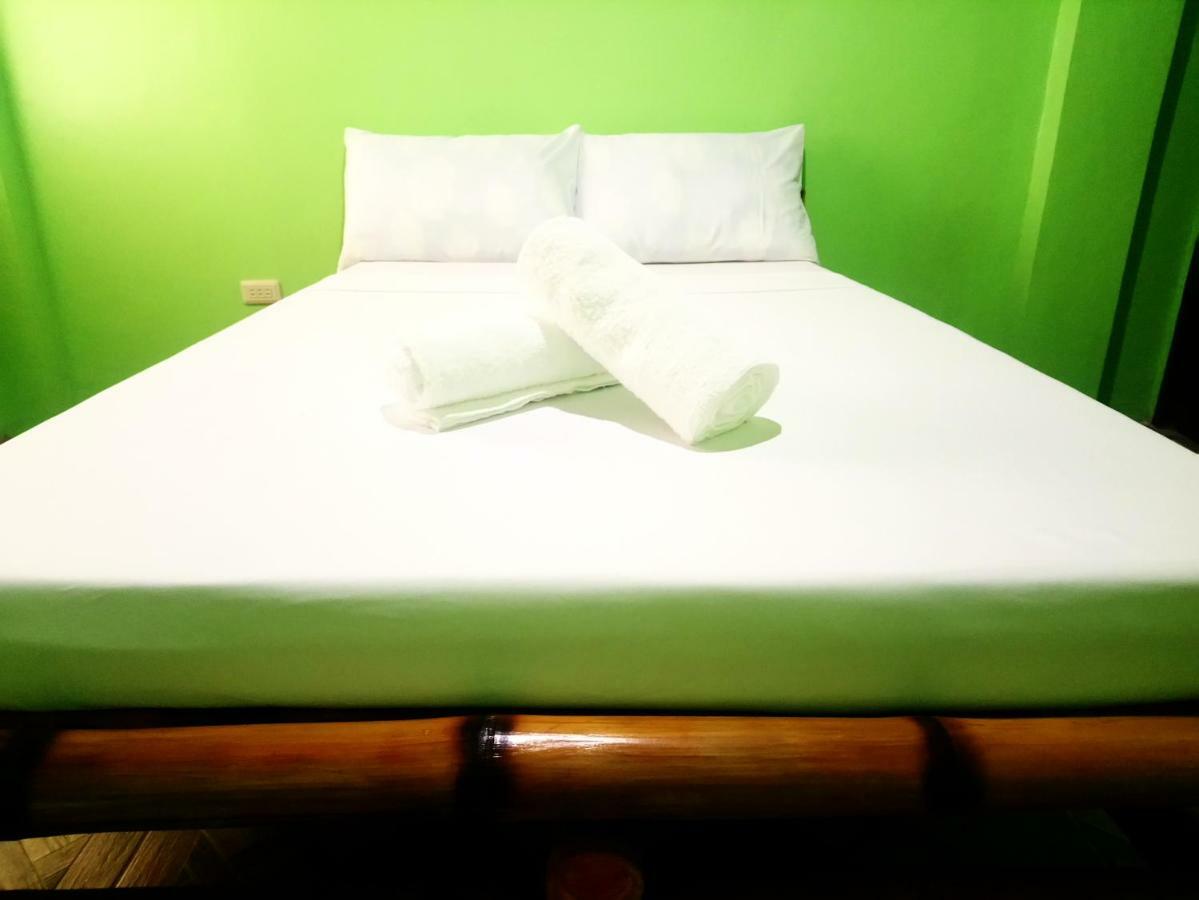In-N-Out Hostel 시퀴조르 외부 사진